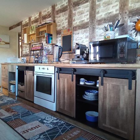 Logement De Charme Coinches Exteriör bild