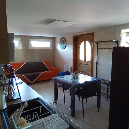Logement De Charme Coinches Exteriör bild