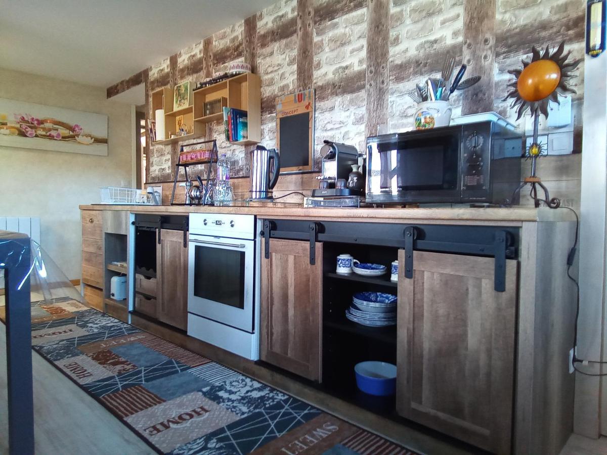 Logement De Charme Coinches Exteriör bild