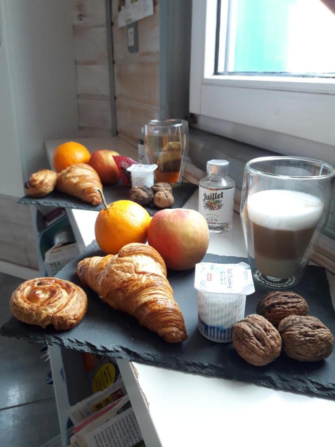 Logement De Charme Coinches Exteriör bild